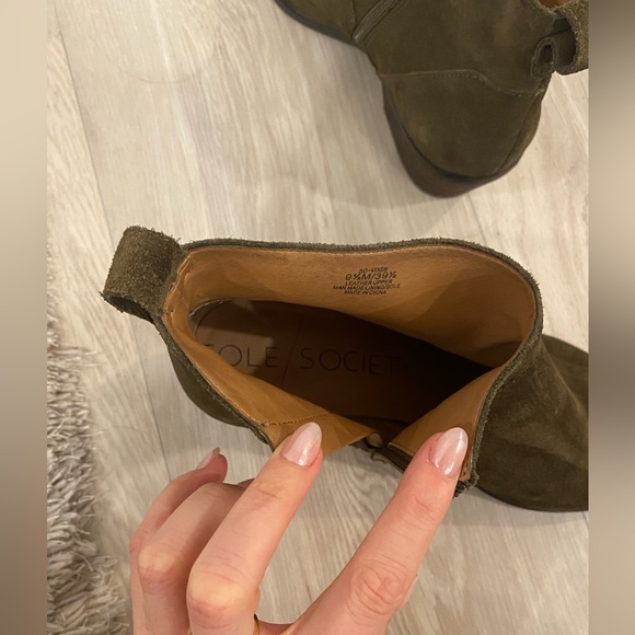 CUTE FOREST GREEN CHELSEA BOOTS - Picture 4 of 5